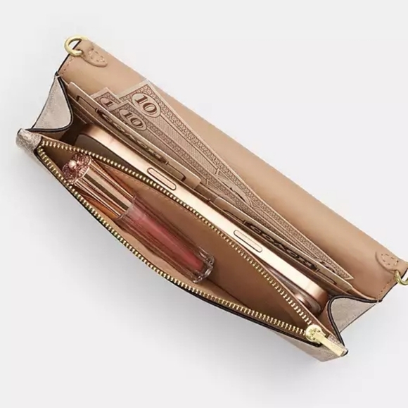 Klare Wallet With Chain In Blocked Signatur Canvas by COACH- BNWT - - Picture 4 of 12